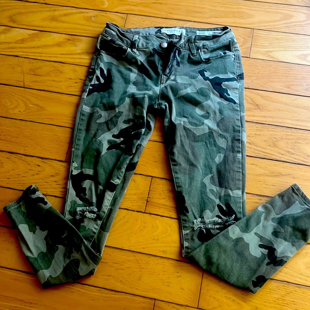 Camo ripped jeans size 24 waist